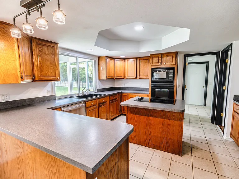 2119 Shady Oaks Dr — Photo 31