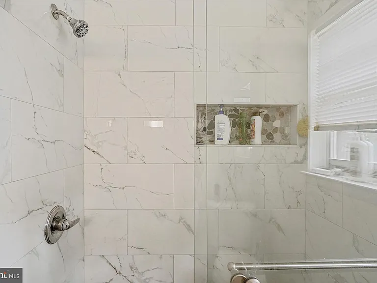 212 E Lafayette Ave — Photo 17
