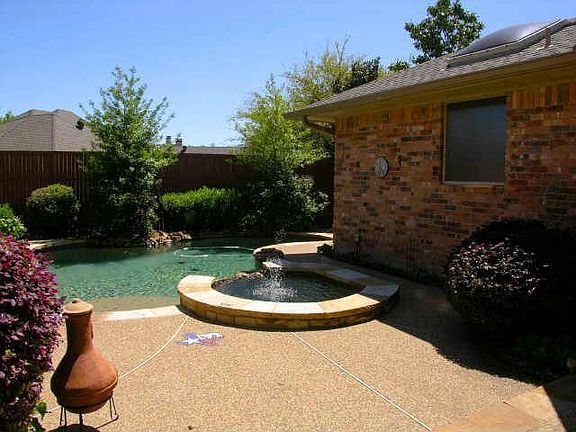 4th image of 7216 Harvey Ln