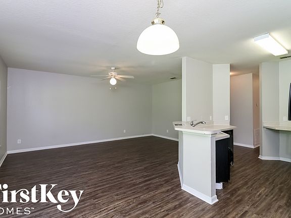 4th image of 1383 S Chamberlain Blvd