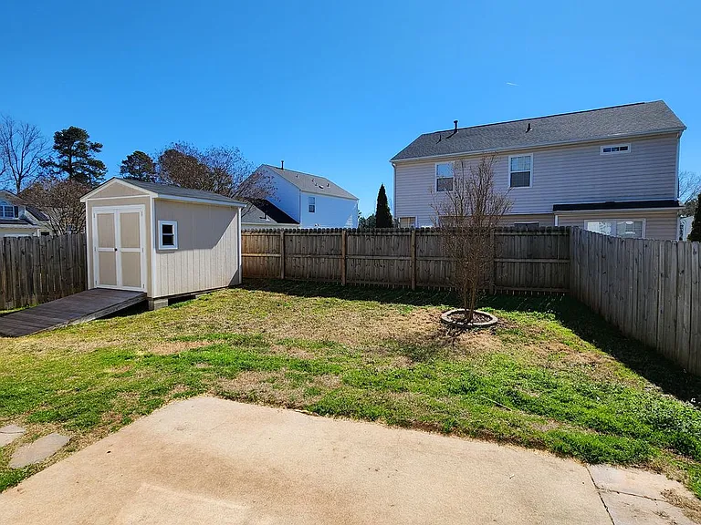2826 Bombay Dr — Photo 22