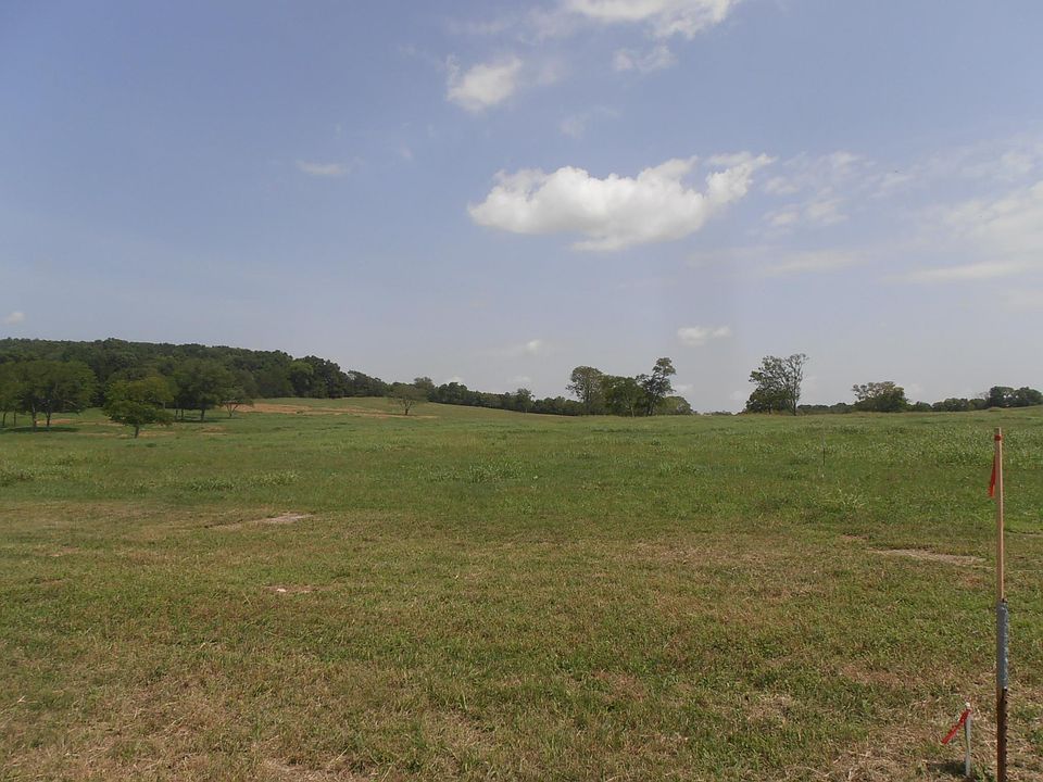 2nd image of 6715 Lebanon Rd
