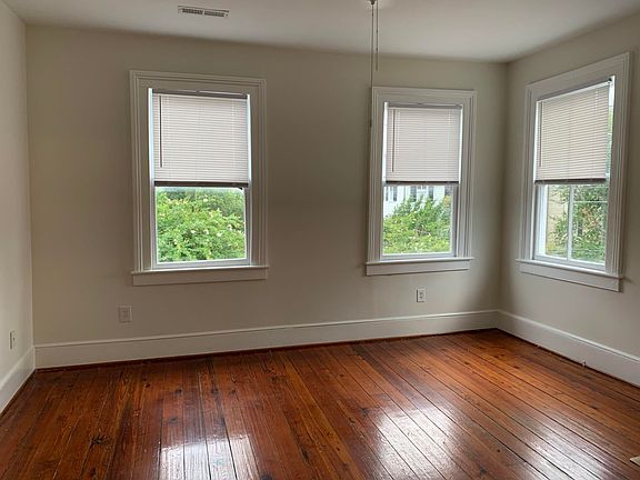 4th image of 162 Wentworth St #C