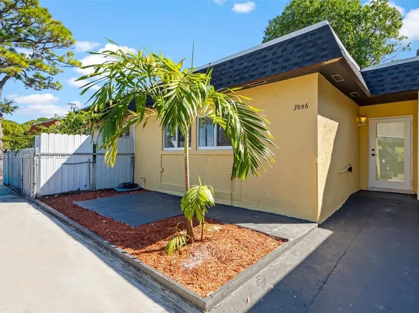 3956 NW 207th St, Miami Gardens, FL 33055