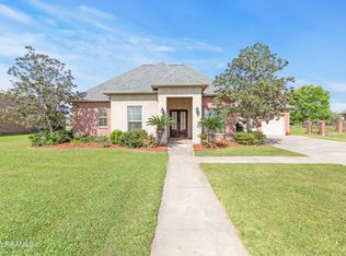 9661 Belle Place Cir, Maurice, LA 70555