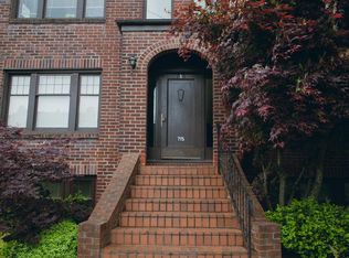 715 10th Ave E APT 3, Seattle, WA 98102