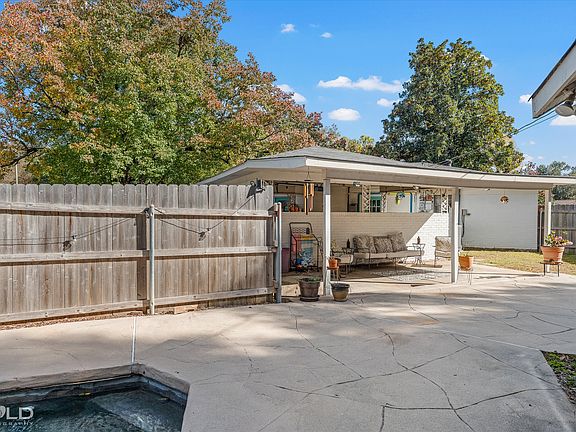 5th image of 5702 River Rd