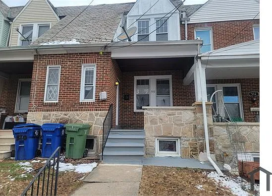 3 bed, 1251 sqft, $2,195 — Photo 1