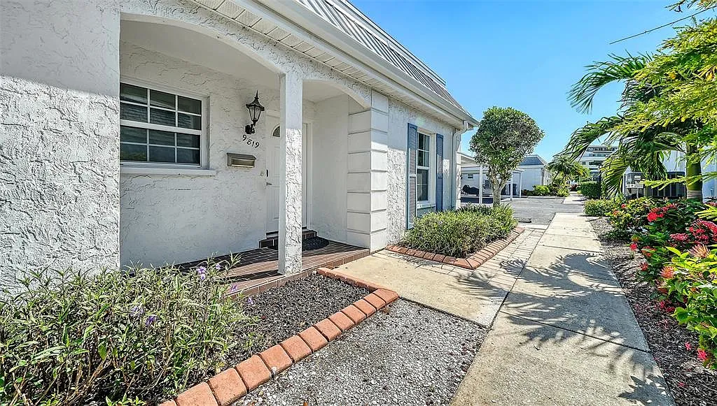2 bed, 2.0 bath, 1078 sqft, $2,450 — Photo 4