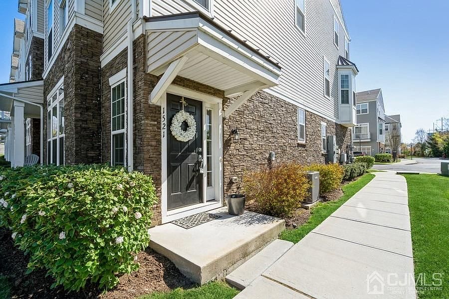 1st image of 1521 Hudson Cir