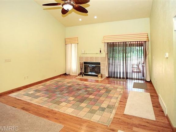 4th image of 4865 Deerview Ave