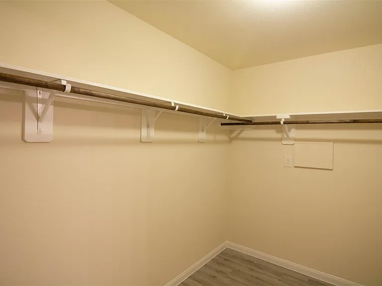 3514 Bluebird Park Ln — Photo 10