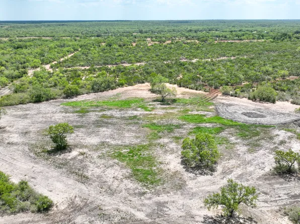 002 CR 340, Jourdanton, TX 78026