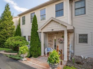 33 Waterside Dr, Morgantown, WV 26508