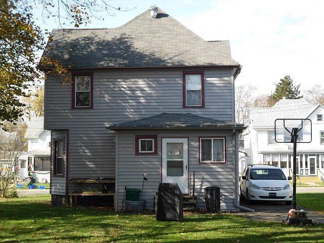2nd image of 110 Stedman St