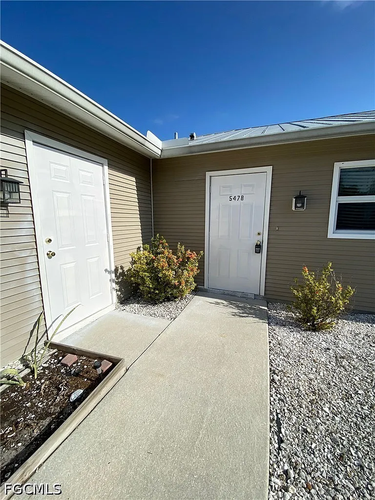 2 bed, 2.0 bath, 960 sqft, $1,400 — Photo 3