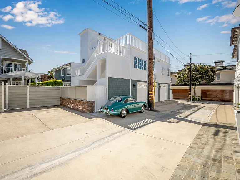 215 Poinsettia Ave #1/2 — Photo 42