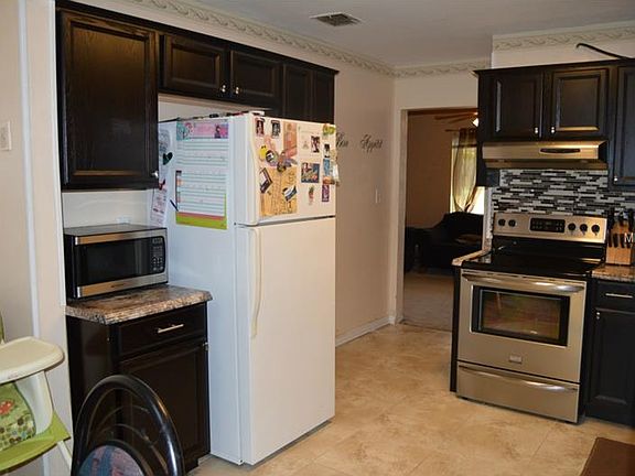 3rd image of 2126 Colonial Ave