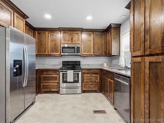 2nd image of 1103 W University Blvd