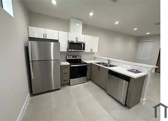 10600 SW 177th St #201 — Photo 14