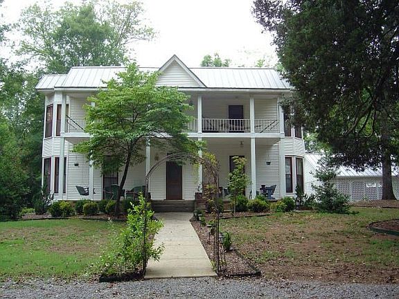 Built in 1880 with only 4 owners.