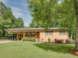 112 W Shannon Rd, Siler City, NC 27344