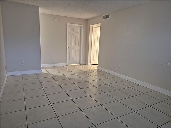 3rd image of 845 Sky Lake Cir APT D