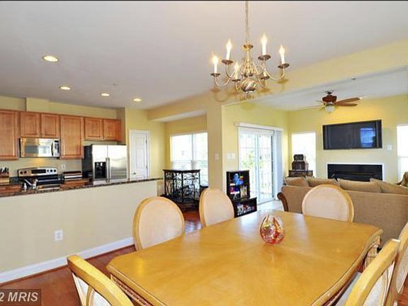 kitchen and breakfast