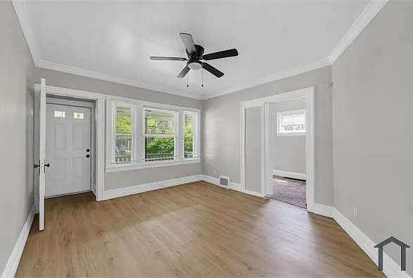 3 bed, $1,500 — Photo 2