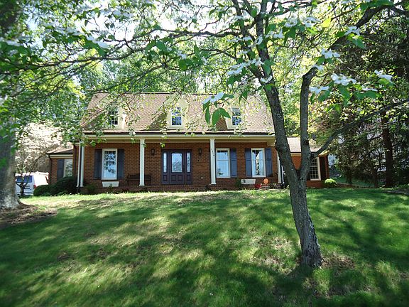 3rd image of 5214 Squires Ct