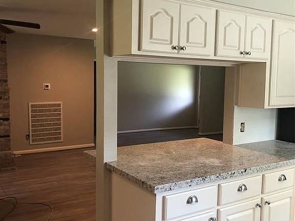 4th image of 10221 Moorberry Ln