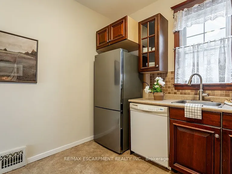 270 Beach Blvd — Photo 19