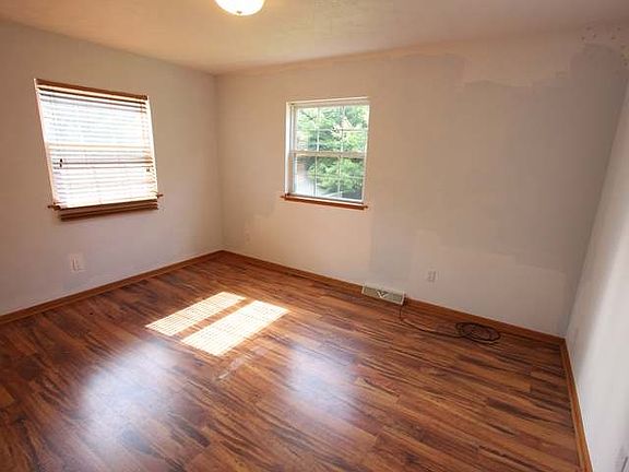 5th image of 3360 Edward Ave