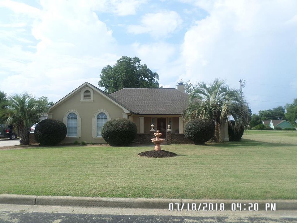 1st image of 100 Quail Hollow Dr