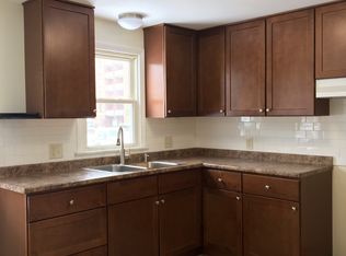 476 South St #1, Holyoke, MA 01040