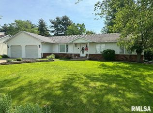 7726 N Radnor Rd, Peoria, IL 61615