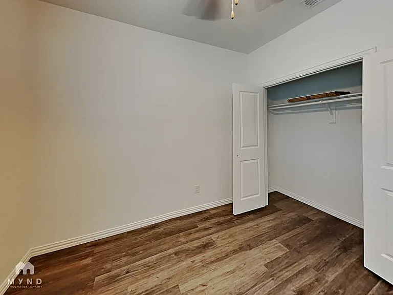 3265 Karen St — Photo 15