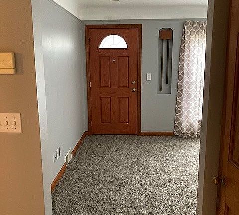 5th image of 251 E 264th St