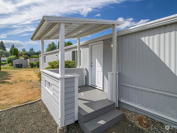 4th image of 9900 Blomberg Street SW #30
