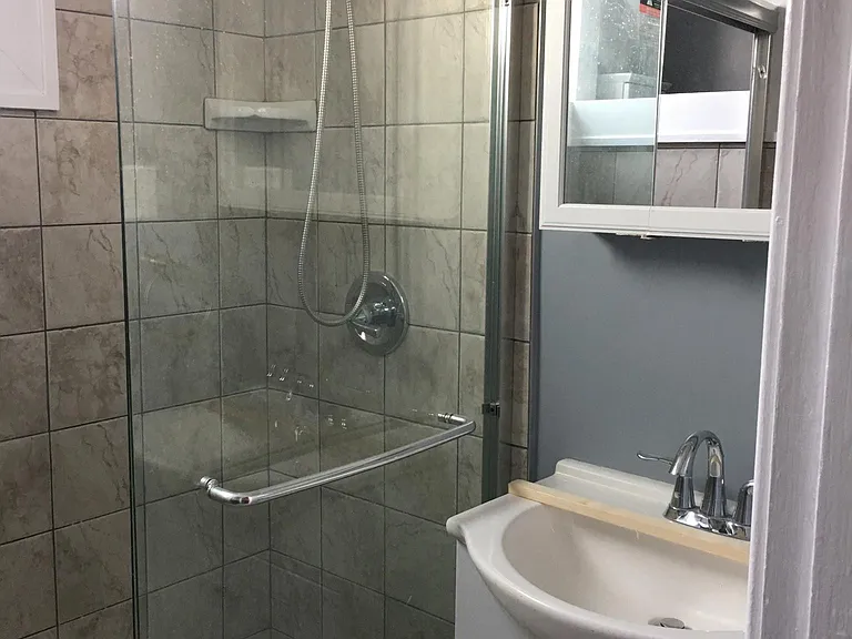 638 Monmouth St #3 — Photo 5