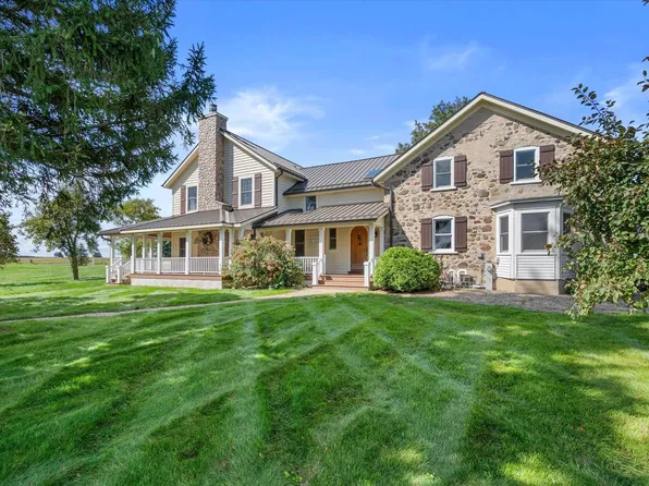 2237 Washington AVENUE, Cedarburg, WI 53012