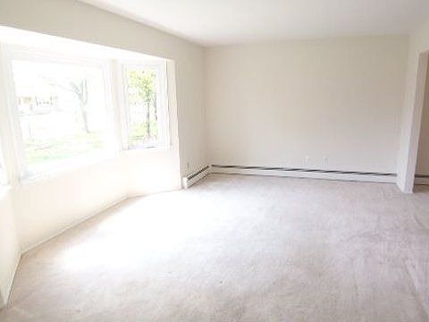 3rd image of 87 Midwood Ave