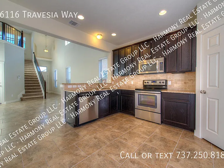 16116 Travesia Way — Photo 8