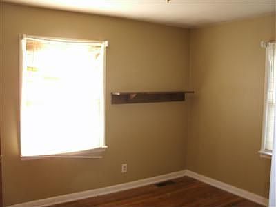 5th image of 407 S 1st St