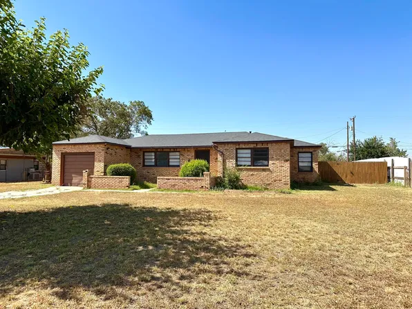 1827 8th St, Levelland, TX 79336