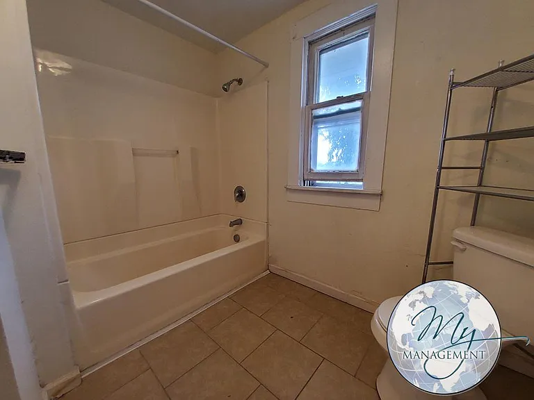 2 bed, 1.0 bath, 800 sqft, $950 — Photo 16