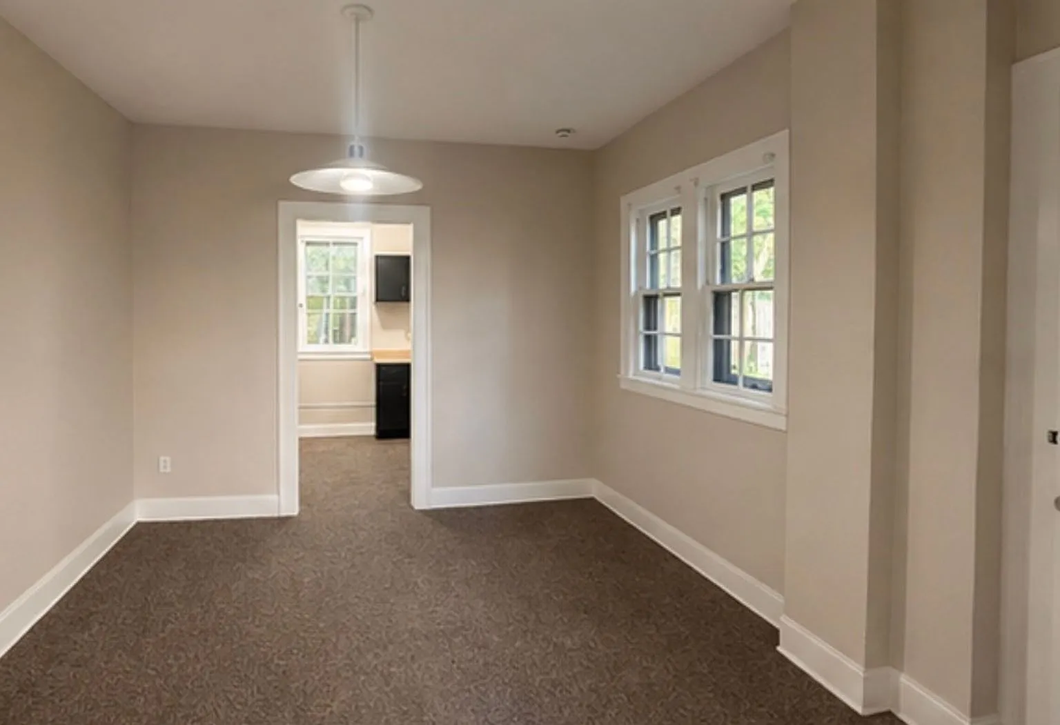 Four bedroom one bathroom townhouse for rent — Photo 3