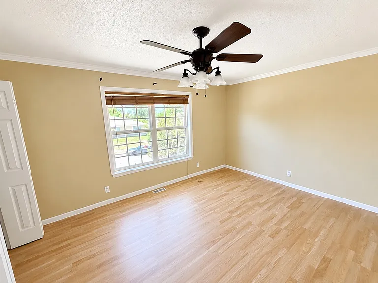 8521 James Ave NE — Photo 6