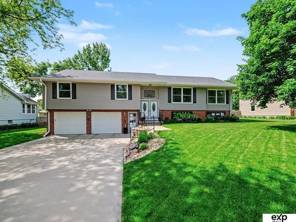 12223 Cuming St, Omaha, NE 68154