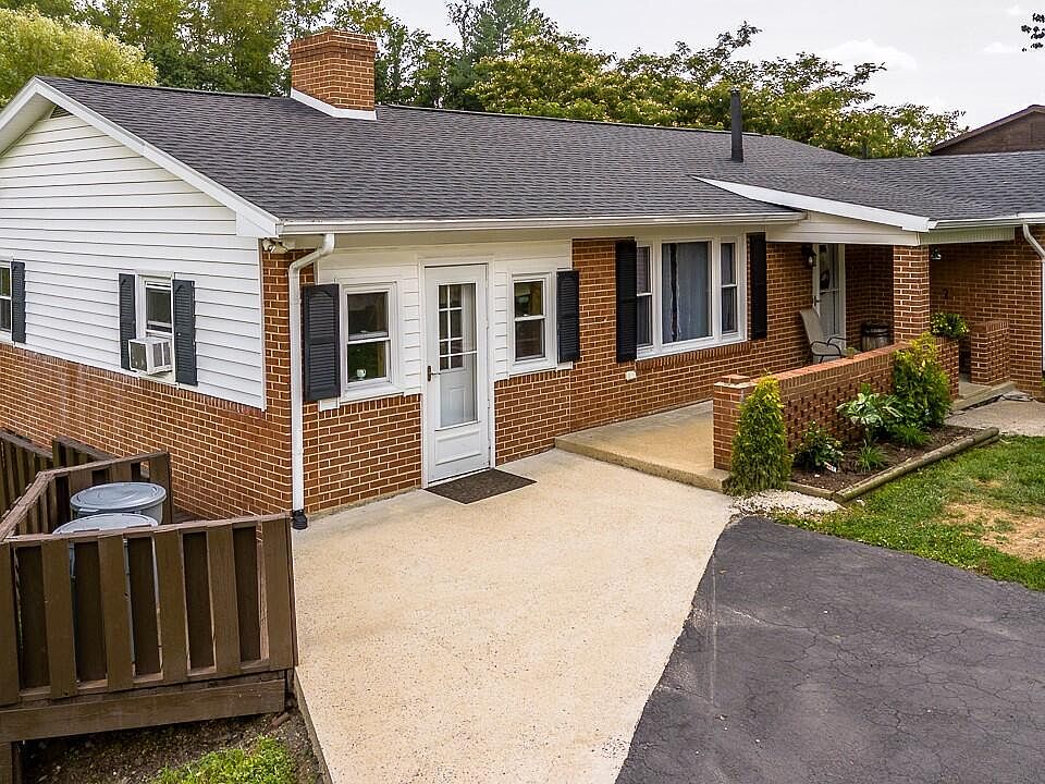 1st image of 1169 Ross Rd